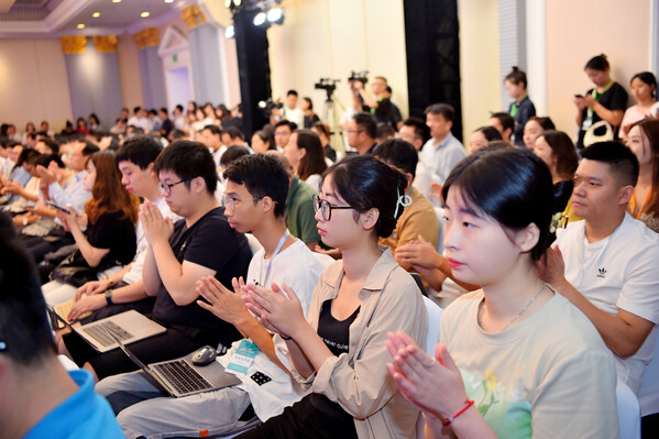 参与第三届中国可信区块链安全攻防大赛决赛的选手们汇聚成都