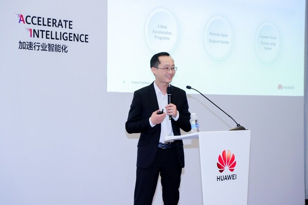 Speech by Mark Chen, President of Huawei Cloud Solution Sales