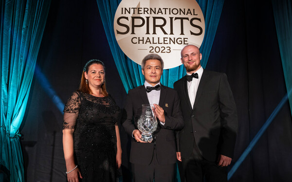 Senior Blender Zerose Yang proudly accepted the ISC World Whisky Producer of the Year trophy on behalf of the brand.