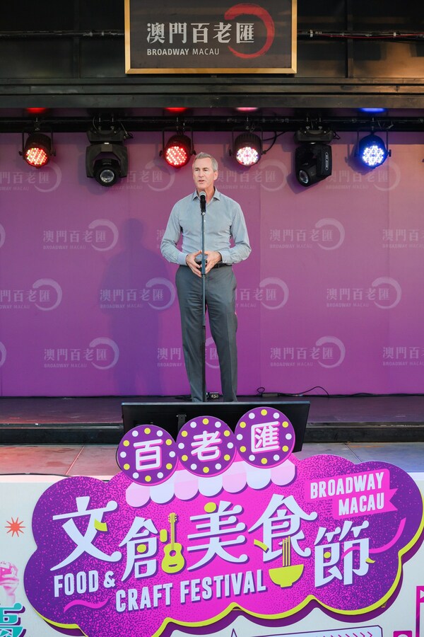 Mr. Kevin Kelley, Chief Operating Officer - Macau of Galaxy Entertainment Group expressed his gratitude to the Macao Government Tourism Office and the Cultural Affairs Bureau of the Macau SAR Government for their support.