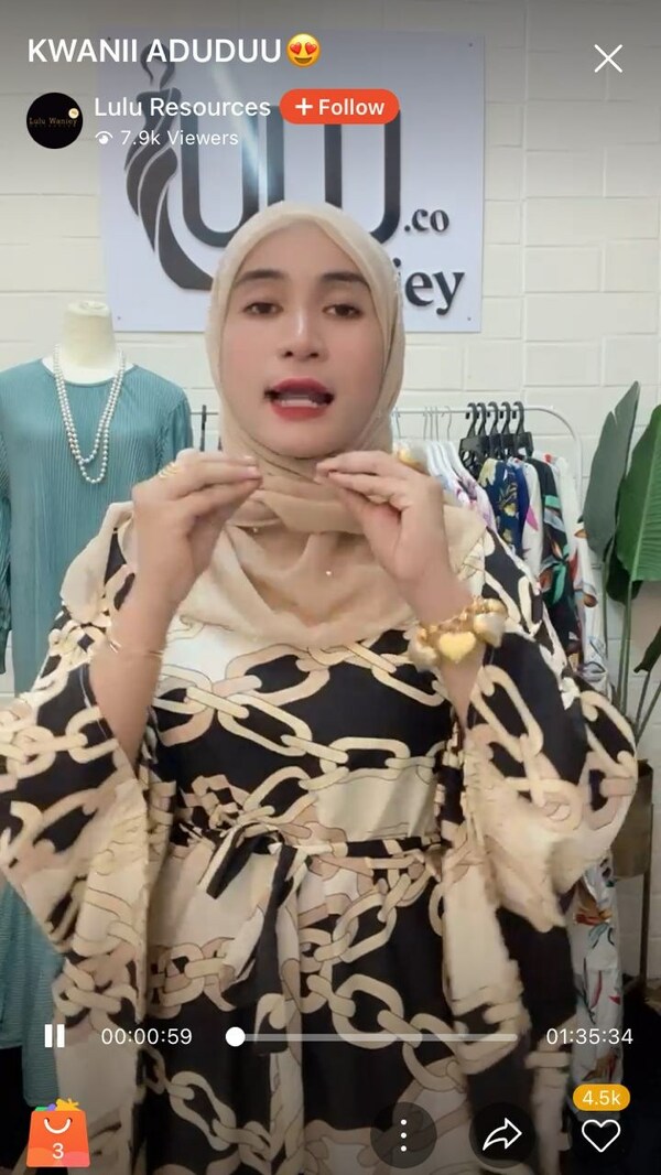 Lulu Waniey di Shopee Live