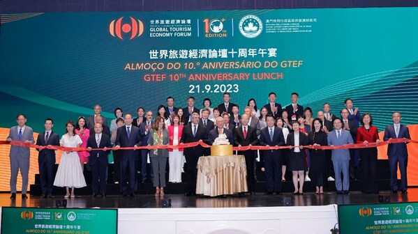 Vice Chairman of the National Committee of the Chinese People’s Political Consultative Conference and Forum Chairman of GTEF, Ho Hau Wah; and Secretary-General of UNWTO, Zurab Pololikashvili join other officials and Leading Partners in celebrating the 10th Anniversary of GTEF.