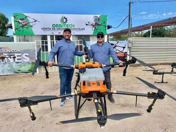 HUIDA TECH's HD540Pro Agricultural Drone and the Staff of Mexican Dealer ORBITECH