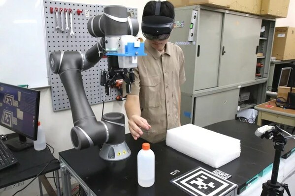 Techman Robot Showcases Innovative MR-Based Robot Task Assignment and Programming