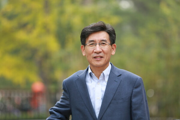Professor Qikun Xue is China's first scientist to win this award in the field of condensed matter physics.