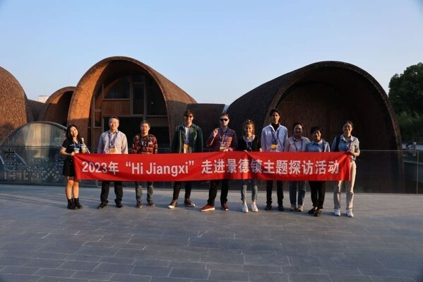 A group photo of the 2023 Hi Jiangxi media tour, which took place in Jingdezhen, Jiangxi province, on Oct 16-18.