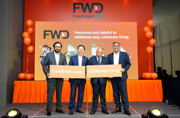 (From left): Binayak Dutta, Managing Director, Emerging Markets, and FWD Group Chief Distribution Officer; Hyunh Thanh Phong, FWD Group Chief Executive Officer and Executive Director; Dato’ Haji Kamil Khalid Ariff, Chairman of the Board of Directors, FWD Insurance Berhad and Aman Chowla, Chief Executive Officer of FWD Insurance Berhad