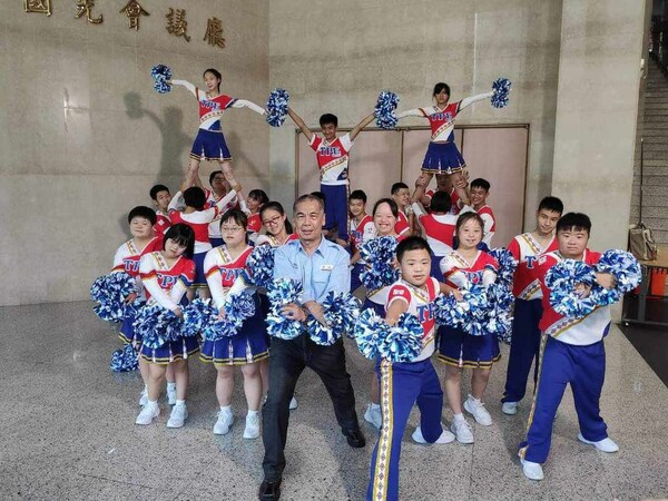 A Miaoli Special Education School cheerleading team, sponsored by CPC, won the silver medal in the finals of the World Cheerleading Championship in Orlando, USA!