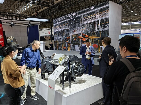 新格局 “芯”未来|上菲红携电驱桥产品亮相中国国际商用车展览会