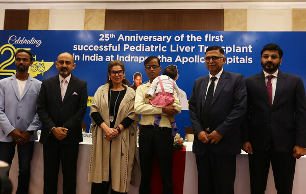 (Left to right)) Dr. Sanjay Kandaswamy (India's first LT patient who is now a doctor), Dr. Anupam Sibal, Ms. Dimple Kapadia, Baby Prisha with her parent, Mr. Shivakumar Pattabhiraman, Dr. Neerav Goyal