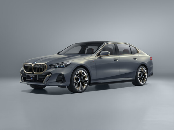 创新纯电动BMW i5