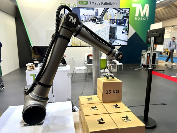 Techman Robot ra mắt TM AI Cobot TM25S tại Metalex 2023