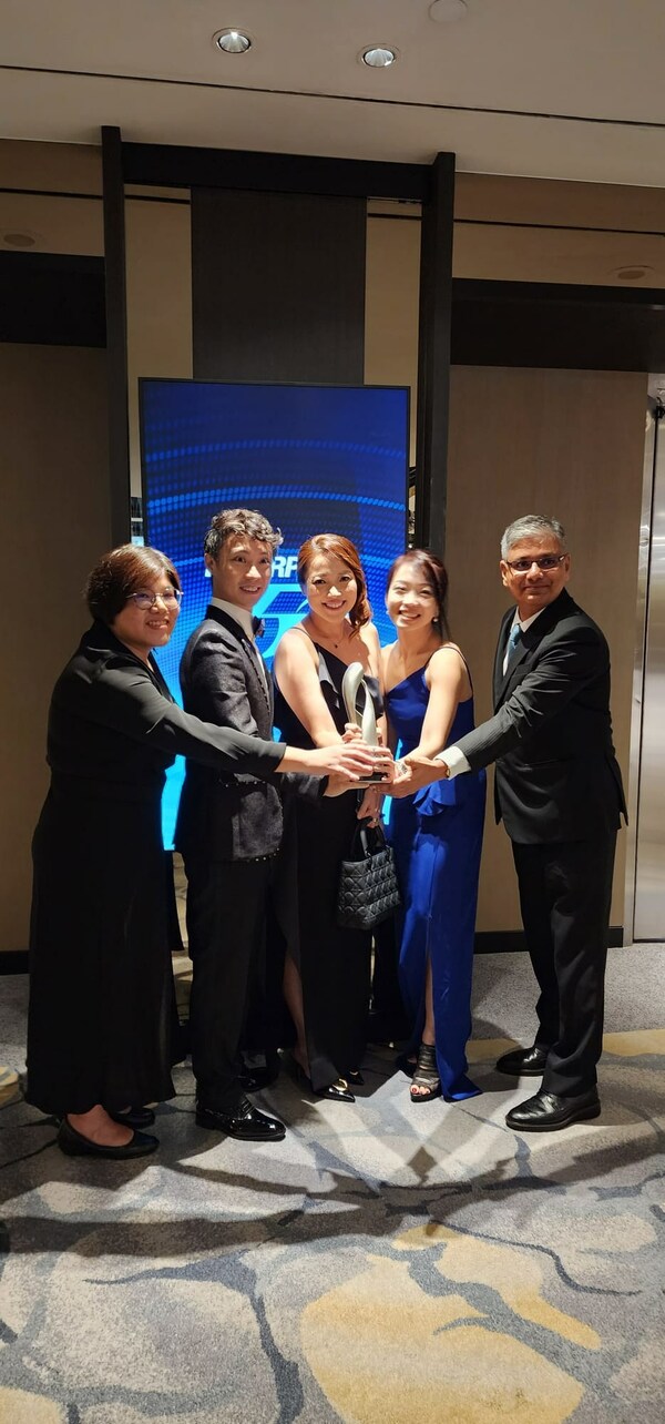 Beginning from the left, Dr Annie Law, Dr Lee Mun Heng, Elayne Soh, Dr Shirley Kwee, Dr Reyaz Moiz Singaporewalla