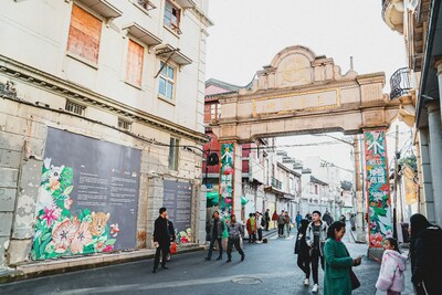 圆浜中路变身“中滩花街”