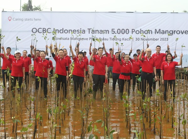OCBC Indonesia Tegaskan Komitmennya dalam Melestarikan Lingkungan Hidup dengan Menanam Mangrove Bersama Mangrove Jakarta Community