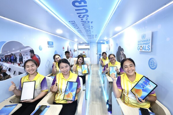 Students on board at Huawei Digital Bus