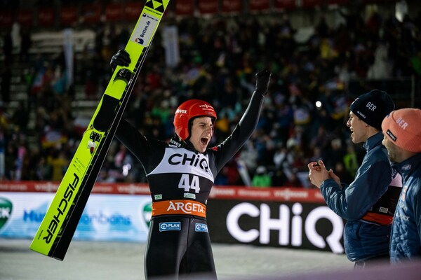 CHiQ ra mắt tại sự kiện Giải Vô địch Trượt tuyết nhảy xa FIS 2023