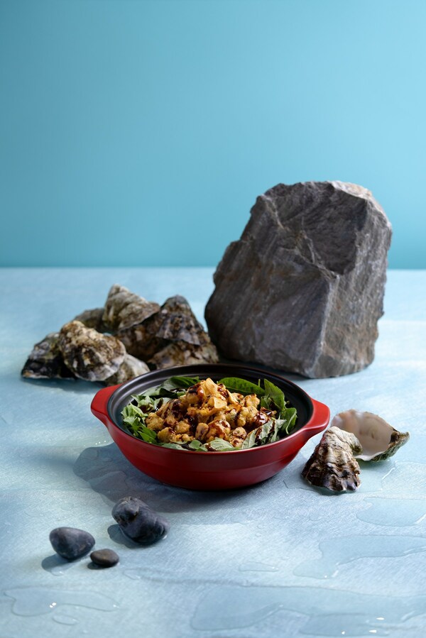 透過「莆田」大廚的精湛技藝，在廣東地區難得一嚐的「珠蠣」變身為一道道鮮甜可口的菜式。