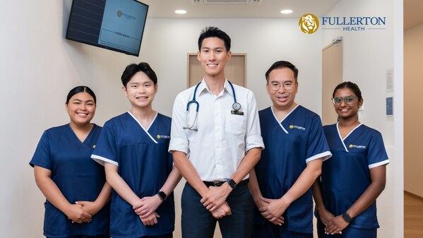 Dr Hee Li Heng and Fullerton Health Staff at Fullerton Health Hub at Hougang Green Clinic.