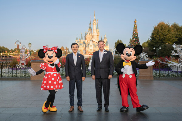 Shanghai Disney Resort and eHi Car Services Announce Multi-Year Alliance