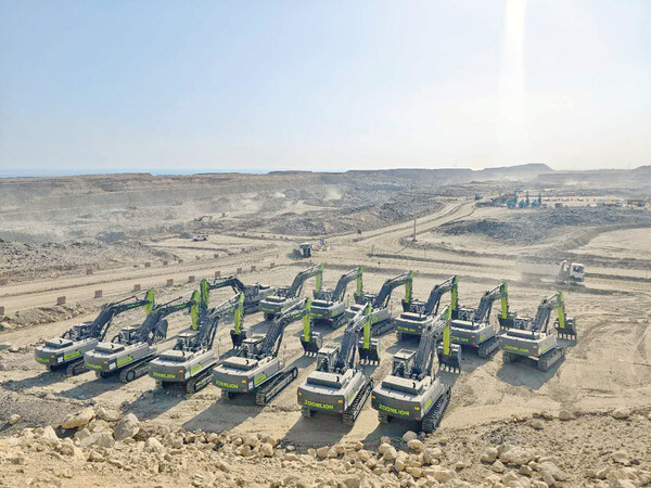 Zoomlion's earthmoving machinery are participating in Saudi Arabia's The Line Project, a linear smart city in Neom (PRNewsfoto/Zoomlion)