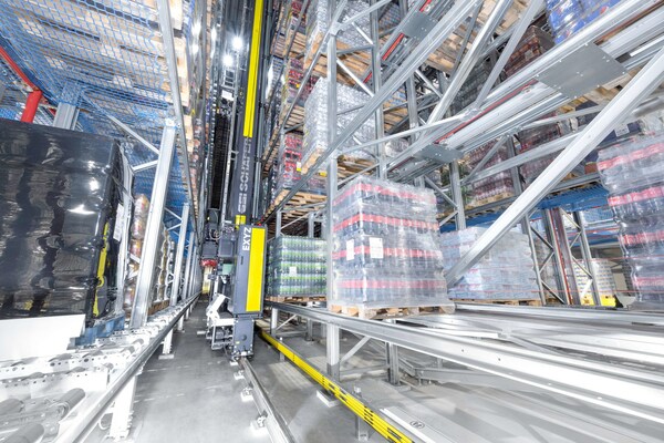 The automated storage & retrieval system SSI Exyz accessing pallets stored on a rack system (PRNewsfoto/SSI Schaefer)