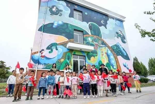 「为爱上色」彩色校园涂刷项目为乡村校园增添绚烂色彩