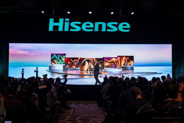 David Gold, President of Hisense Americas delivering "Global Vision, Display-Scenarios" speech at CES 2024. (PRNewsfoto/Hisense)