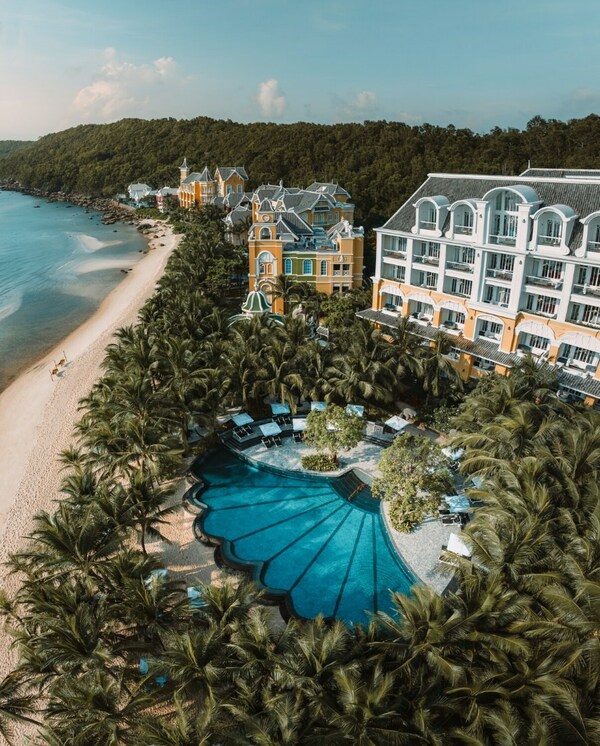 坐落于越南富国岛柯玛海滩的富国岛JW万豪酒店以其独特的19世纪Lamarck大学理念，成为一处奢华的旅游胜地