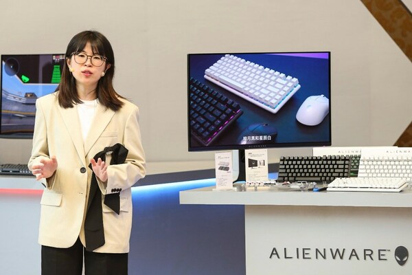 戴尔中国ALIENWARE外星人外设高级产品经理傅俊讲解新品
