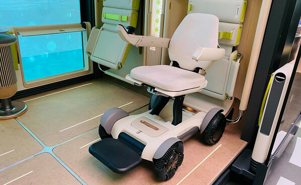 Robooter Showcases Innovative Power Wheelchair X40 at CES 2024