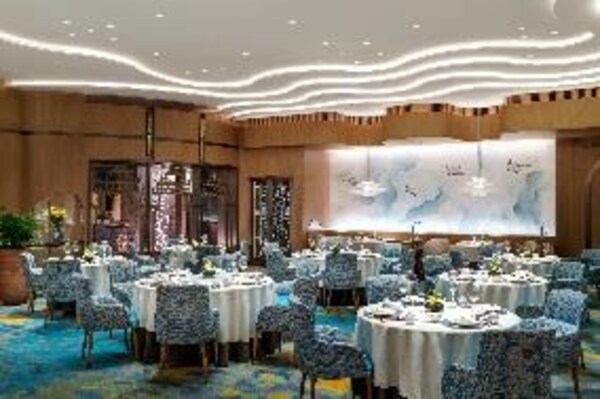 Blossom Palace seamlessly combines the authentic flavors of Beijing and Huaiyang cuisines.