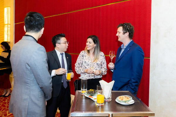 Graduates of the Sands Procurement Academy attend a cocktail and business networking session Jan. 19, where they met representatives from various Sands China departments, as well as procurement team members from Las Vegas Sands, Sands China, and Marina Bay Sands.