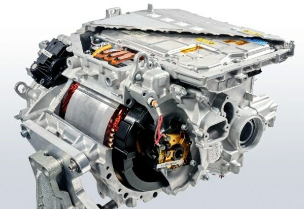 创新纯电动BMW i5励磁电机全速域加速性能优越