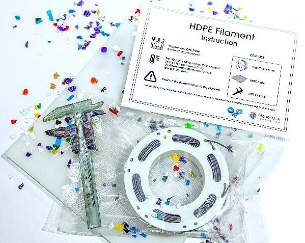 圖二：P&G 與香港屈臣氏夥 MakerBay 將廢塑膠「轉生」為 3D 打印物料及量度工具。
