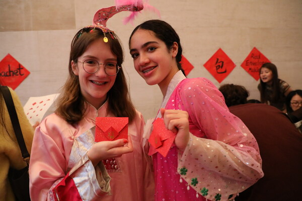On January 28, 2024, the Chinese Embassy in the United States held an event to celebrate the 45th anniversary of the China-U.S. student exchanges and the Spring Festival Gala for Chinese and American youths. (Photo by Li Zhiwei/People's Daily)