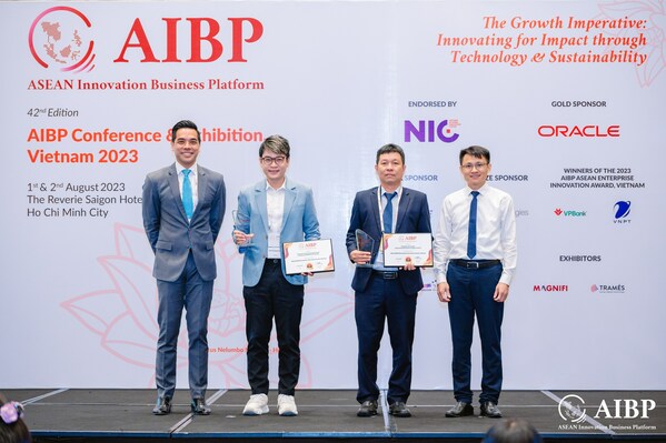 From left to right: Irza Suprapto (CEO, AIBP), Mr. Do Hoang Duy, PR and Communications Manager, Southern Region, Vietnam Prosperity Joint Stock Commercial Bank (VPBank), Mr. Pham The Trung, Deputy Director Southern Region, VNPT-IT, Vietnam Posts and Telecommunications Group and Mr. Vo Xuan Hoai, Deputy Director, National Innovation Center, Ministry of Planning and Investment
