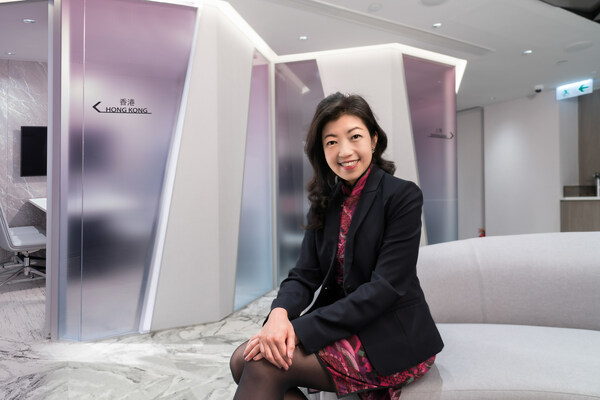 Ms Wendy Yuen, Deputy Head of Personal and Business Banking Group and Head of Distribution, China CITIC Bank International, said that the Bank’s new ESG flagship branch in Tsim Sha Tsui marks an important step in the Bank’s retail development strategy and that it demonstrates the Bank’s commitment to implementing ESG concepts