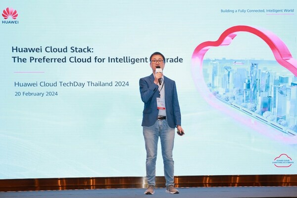 Mr. Victor Luo, Solution Architect Director of Huawei Cloud Thailand gave a speech at the Huawei Cloud TechDay Thailand 2024 event.