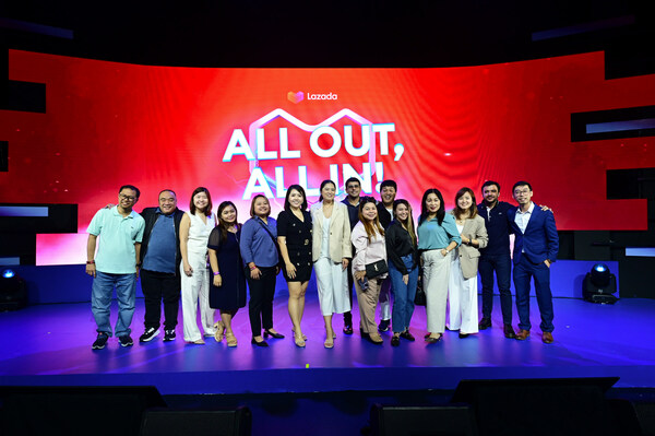 Harwin Chen, Co-Founder and CEO of Techtime Trade (right most), stands proudly with fellow Lazada Seller Ambassadors during last year's 11.11 seller conference.