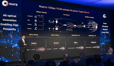 Kim Jin, Vice President of Huawei Optical Business Product Line, delivers the speech