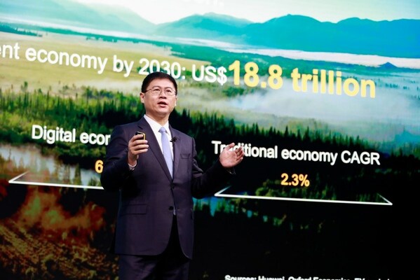 ファーウェイのLi Peng氏：インテリジェントな世界を前進させるため5.5Gを採用