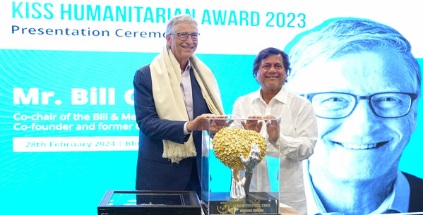 Mr. Bill Gates, co-chair of the Bill & Melinda Gates Foundation and Co-Founder & Former CEO of Microsoft receiving the prestigious Humanitarian Award 2023 from Prof. Achyuta Samanta, Founder of KIIT, KISS & KIMS Bhubaneswar, Odisha, India