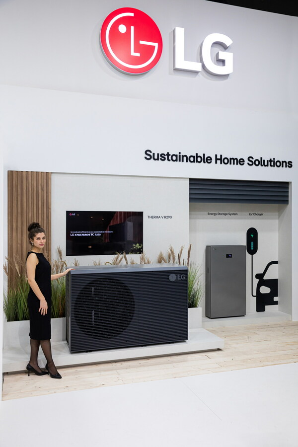 LG Electronics showcases latest innovative HVAC solutions at MCE 2024. Ideal for use in single-family residential dwellings, the LG Therma V™ R290 Monobloc air-to-water heat pump matches strong performance with an equally strong design.