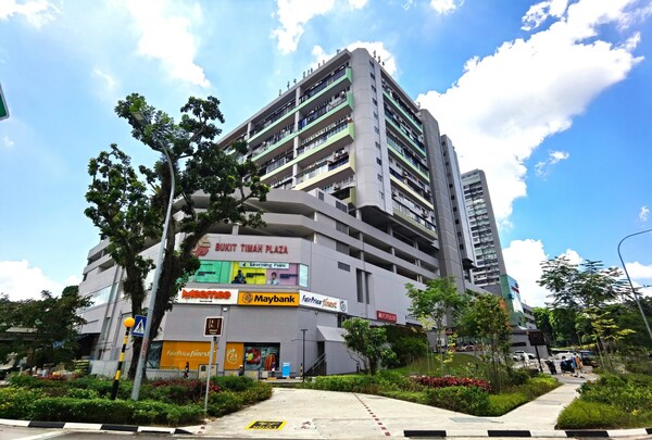 THREE PRIME ADJOINING GROUND FLOOR COMMERCIAL STRATA UNITS AT BUKIT TIMAH PLAZA FOR SALE