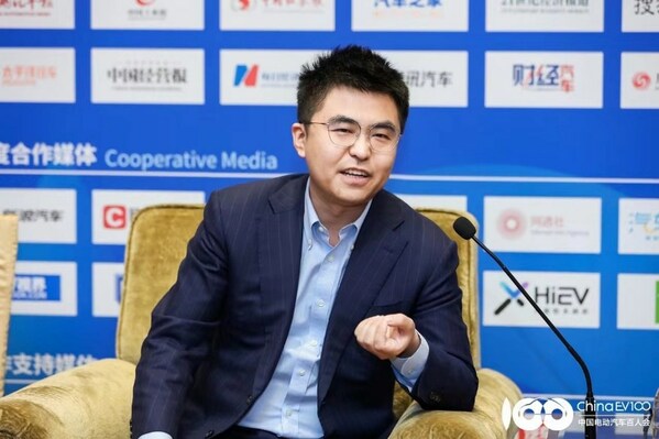 Wang Shengyang attended the EV100 Forum and interviewed by media (PRNewsfoto/NOVOSENSE Microelectronics)