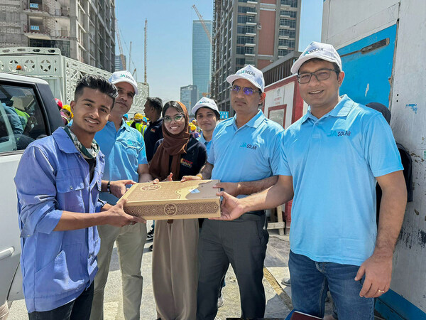 https://mma.prnasia.com/media2/2373172/JA_Solar_Donates_Iftar_Meals_to_Underprivileged_Solar_Workers_in_UAE.jpg?p=medium600