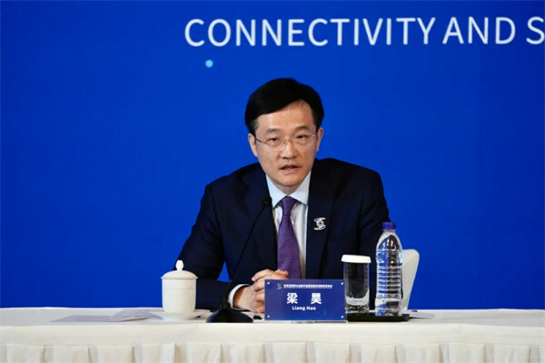Liang Hao, executive deputy secretary-general of the WIC, presides over the press conference. [Photo/wicinternet.org]