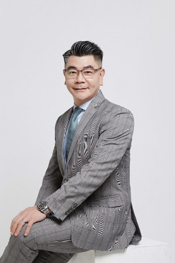 希尔顿集团任命周伟乾先生（Ken Chow）为深圳康莱德酒店总经理