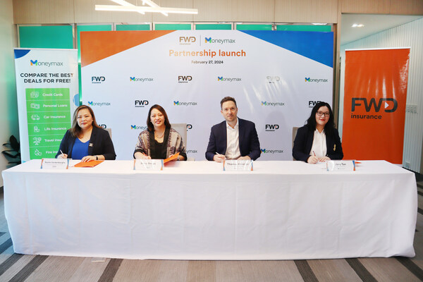 FWD Life Insurance signs a partnership contract with Moneymax at FWD Philippines’ head office in Bonifacio Global City.
 (From L-R): Roche Vandenberghe (Chief Marketing & Digital Business Officer at FWD Philippines), Irene Andas (Chief Partnership Officer at FWD Philippines), Tom Kapeller (Group Head of Insurance at MoneyHero Group), and Jessica Tan (Head of Commercial at Moneymax)